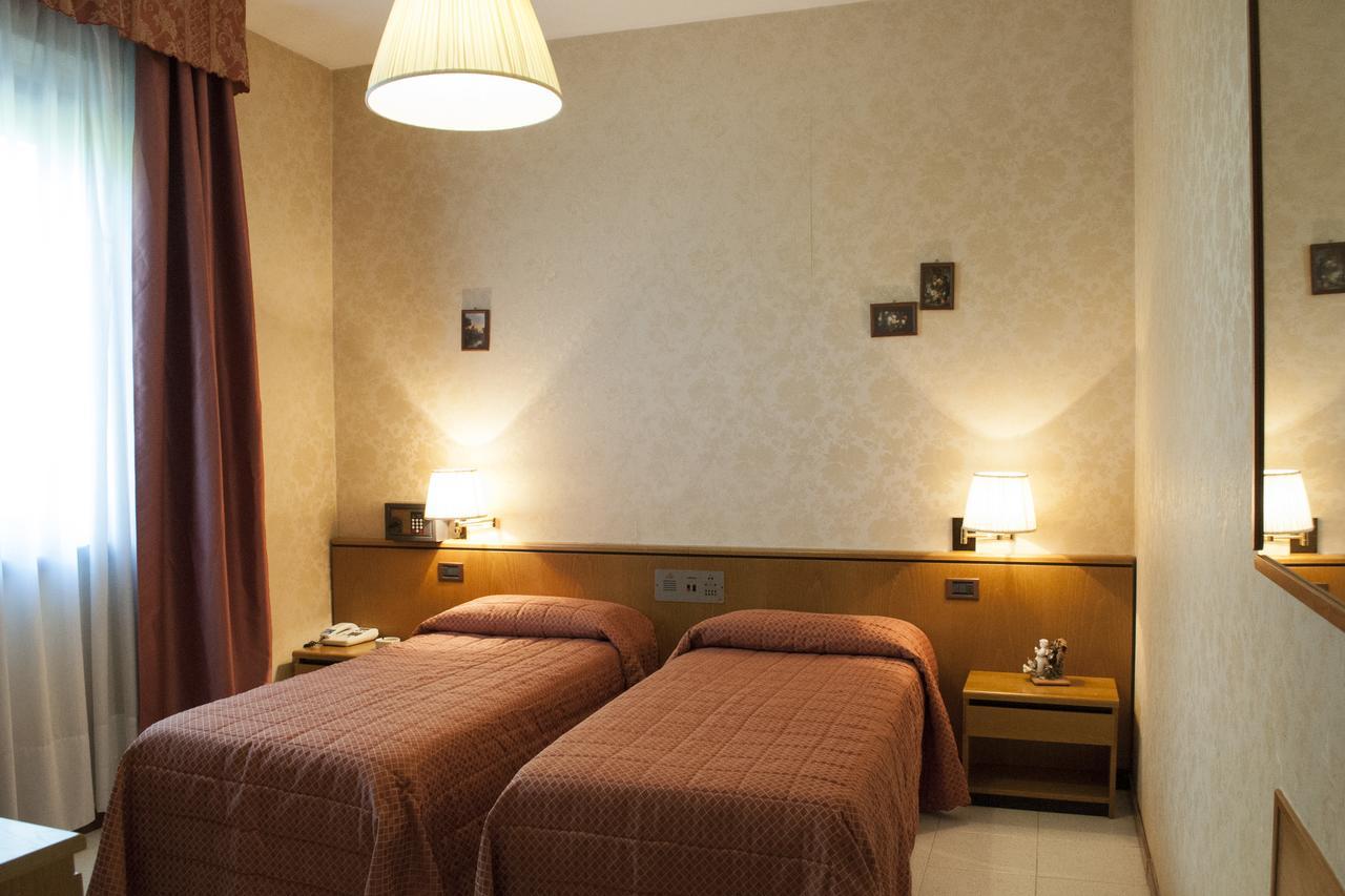 Le Gronde Hotel Cava Manara Luaran gambar